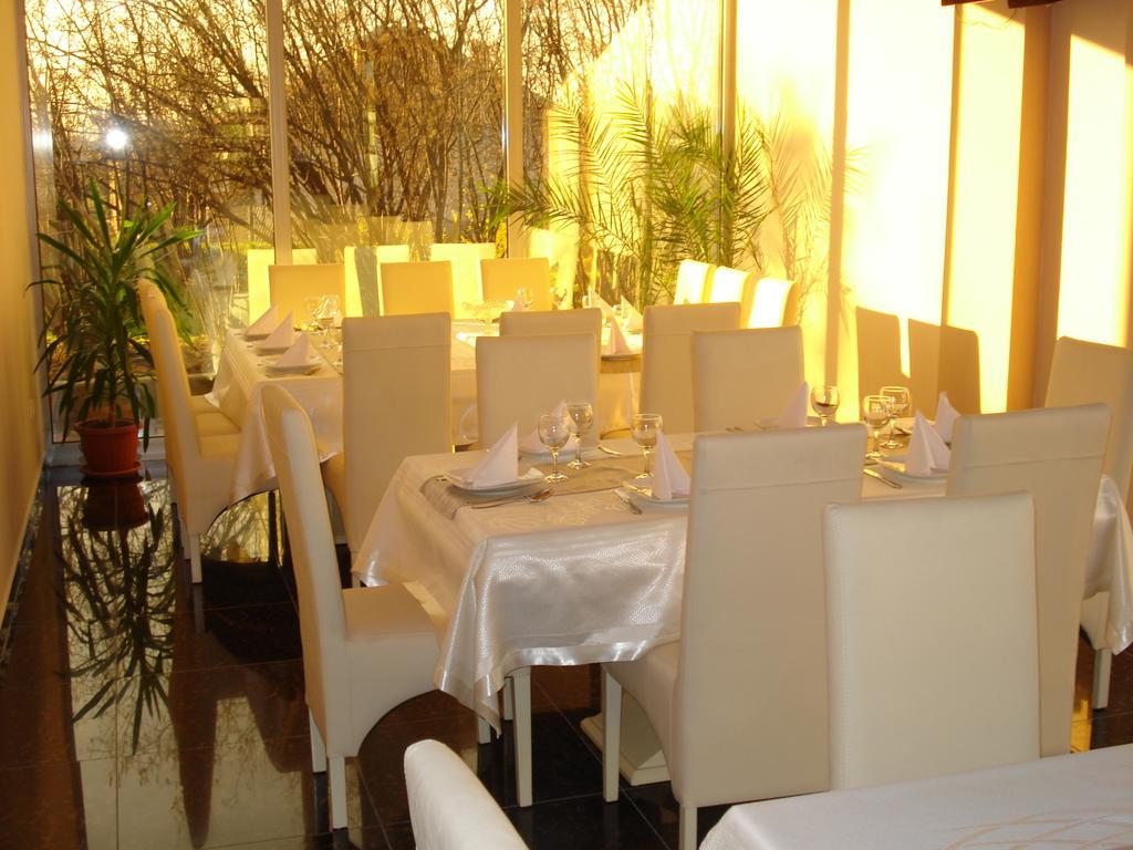 Laplje Selo Hotel Konstantin מראה חיצוני תמונה