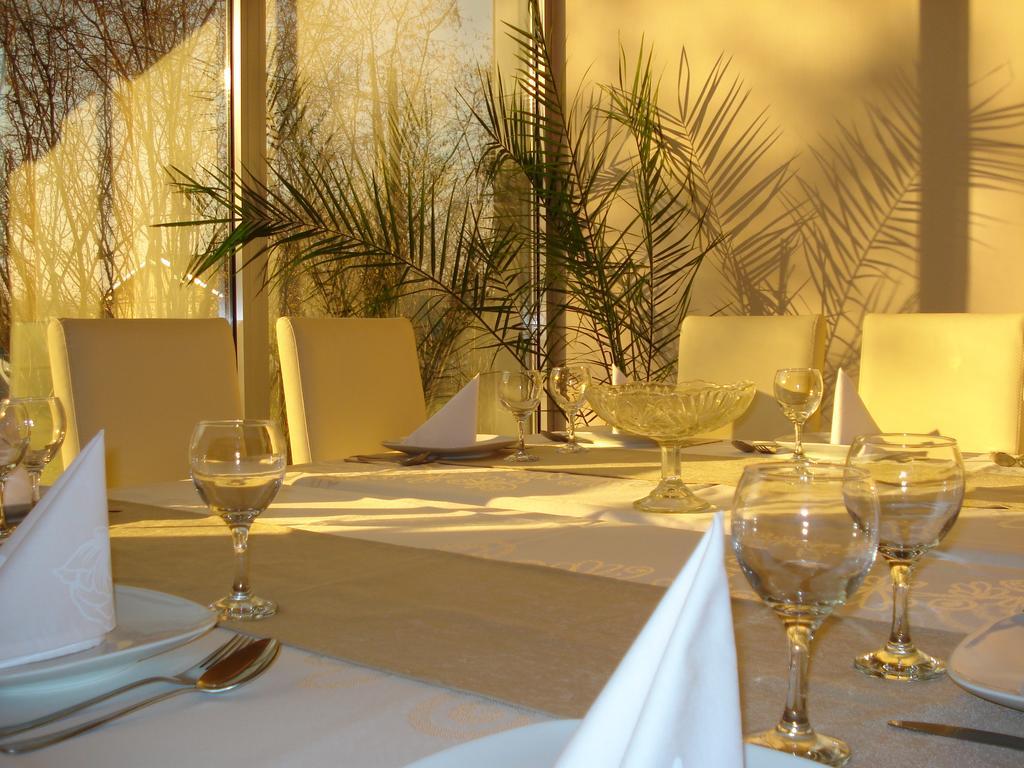Laplje Selo Hotel Konstantin מראה חיצוני תמונה