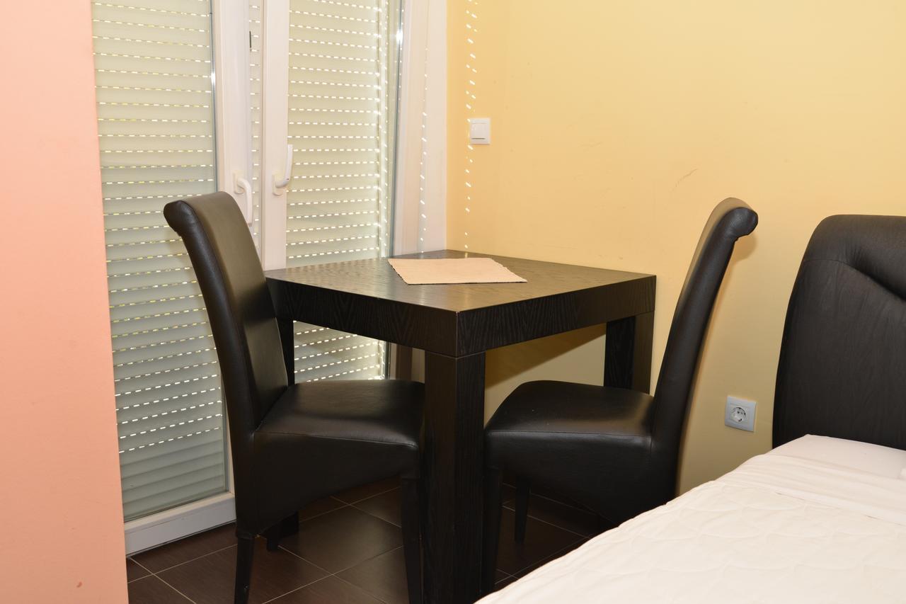 Laplje Selo Hotel Konstantin מראה חיצוני תמונה