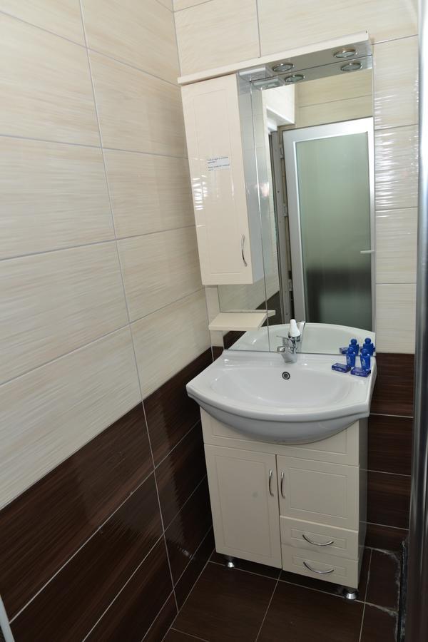 Laplje Selo Hotel Konstantin מראה חיצוני תמונה
