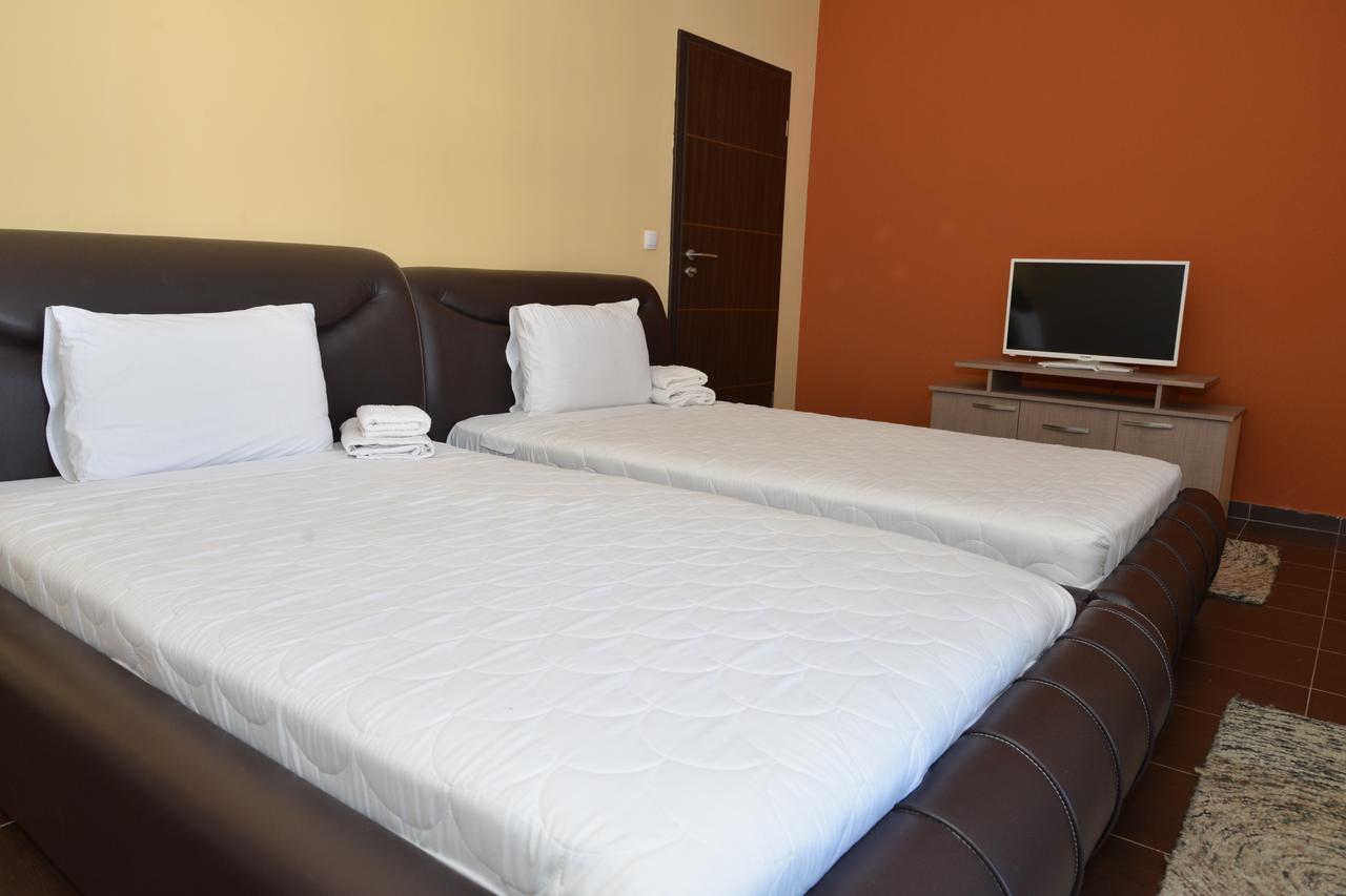 Laplje Selo Hotel Konstantin מראה חיצוני תמונה