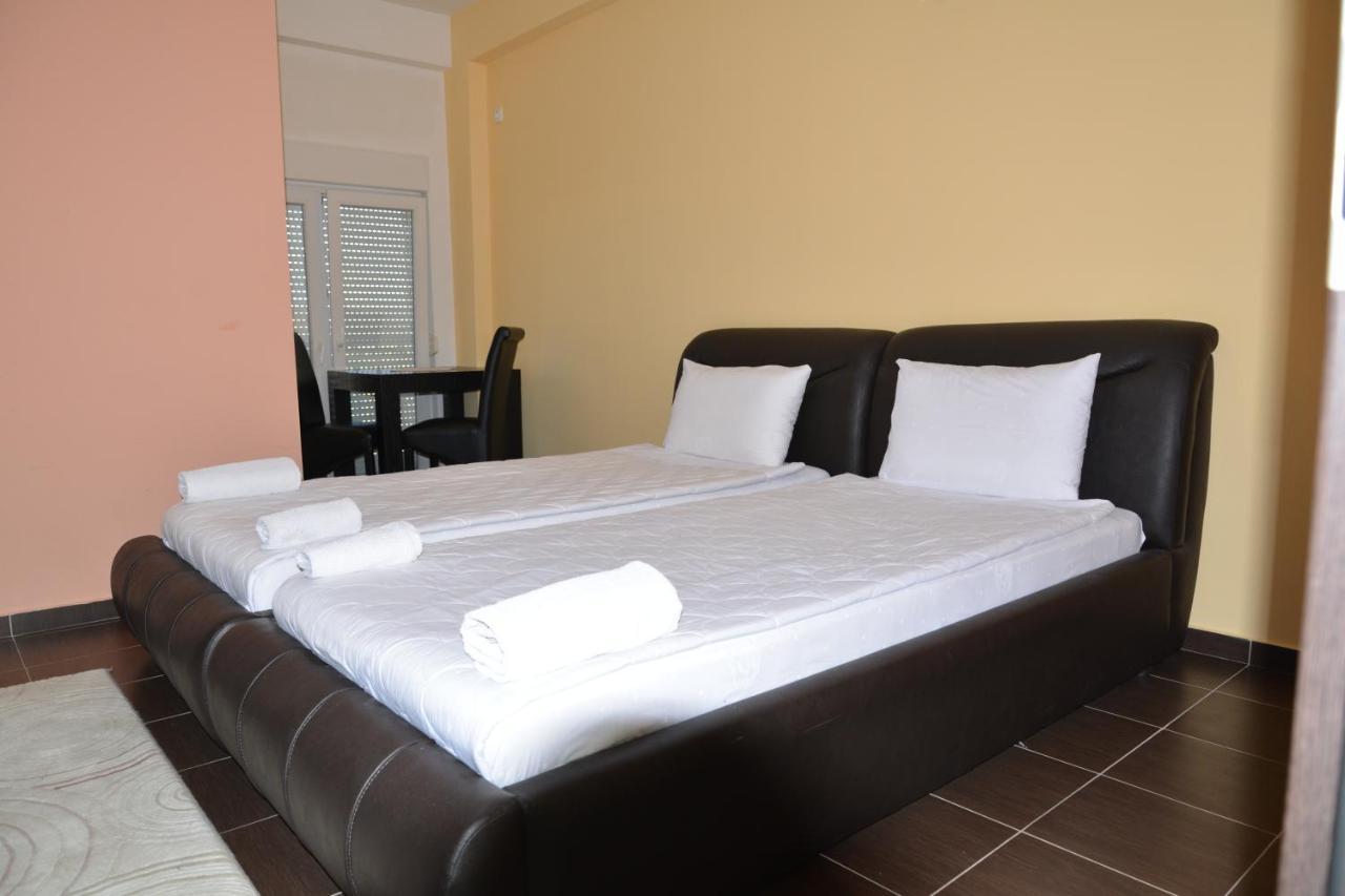 Laplje Selo Hotel Konstantin מראה חיצוני תמונה