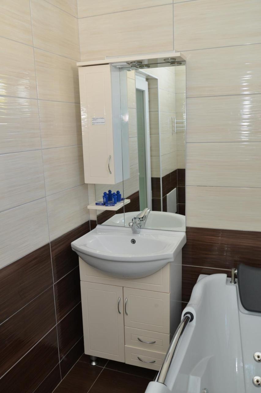 Laplje Selo Hotel Konstantin מראה חיצוני תמונה